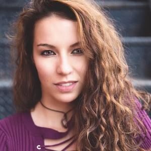 Meet your Posher, Alexis